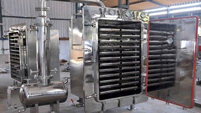 Vacuum Tray Dryer